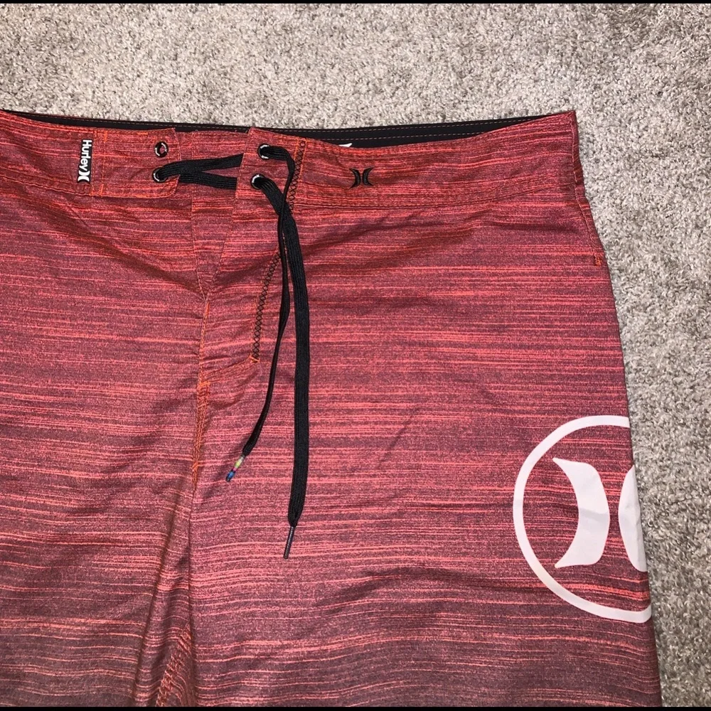Hurley Red & Black Swim Trunks size Waist 30 - Picture 3 of 8
